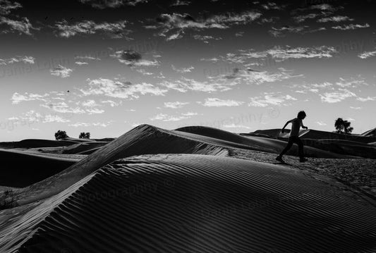 Desert escape - Dubai, Black & White Fine Art Download
